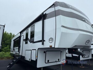 New 2025 Forest River Sierra