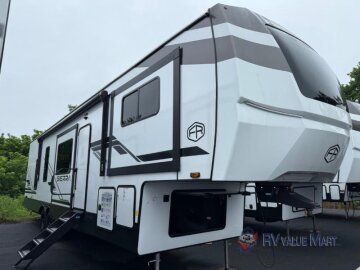 New 2025 Forest River Sierra