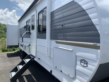 New 2025 Forest River Wildwood