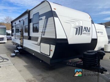 New 2025 Grand Design Momentum 27MAV