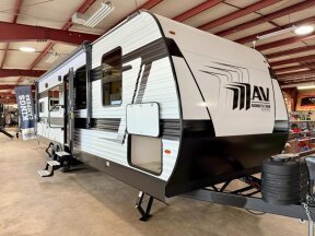 New 2025 Grand Design Momentum 27MAV