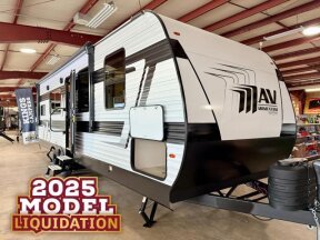 New 2025 Grand Design Momentum 27MAV
