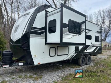 New 2025 Grand Design Momentum 21G