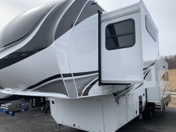 New 2025 Grand Design Solitude