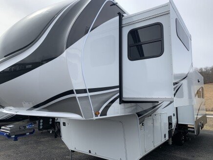Photo 1 for New 2025 Grand Design Solitude