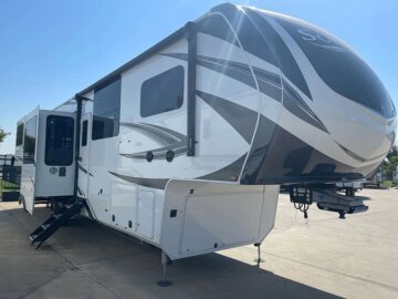 New 2025 Grand Design Solitude