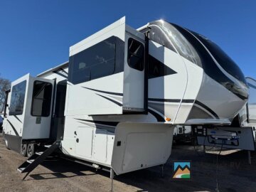 New 2025 Grand Design Solitude 380FL
