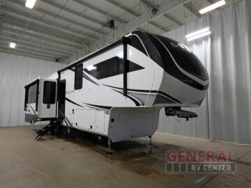New 2025 Grand Design Solitude