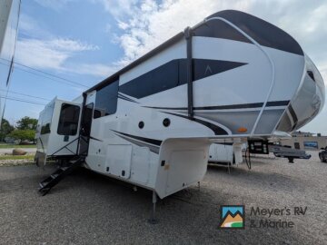 New 2025 Grand Design Solitude