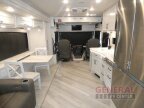 Thumbnail Photo 4 for New 2025 Holiday Rambler Vacationer 33C