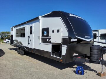 New 2025 JAYCO Eagle 312BHOK