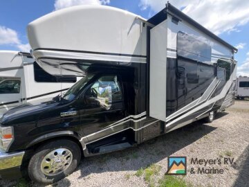 New 2025 JAYCO Greyhawk