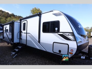 New 2025 JAYCO Jay Feather