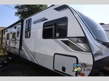 New 2025 JAYCO Jay Feather
