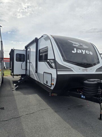New 2025 JAYCO Jay Feather