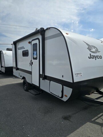 New 2025 JAYCO Jay Feather