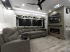 Thumbnail Photo 6 for 2025 JAYCO Pinnacle