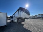 Thumbnail Photo 2 for New 2025 JAYCO Pinnacle