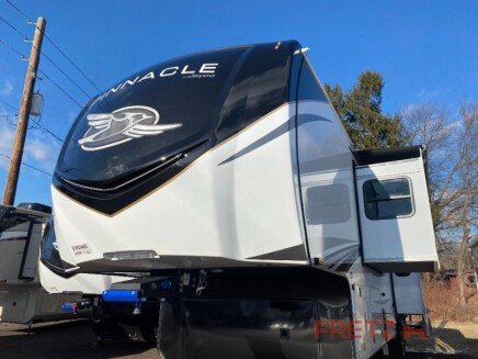 Photo 1 for New 2025 JAYCO Pinnacle