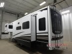 Thumbnail Photo 3 for New 2025 JAYCO Pinnacle