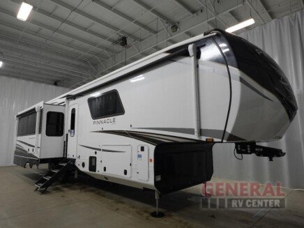 Photo 1 for New 2025 JAYCO Pinnacle