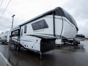 2025 JAYCO Pinnacle