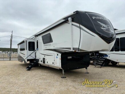 Photo 1 for New 2025 JAYCO Pinnacle