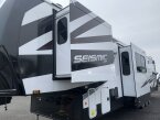 Thumbnail Photo 3 for New 2025 JAYCO Seismic