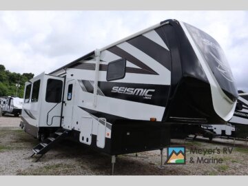 New 2025 JAYCO Seismic