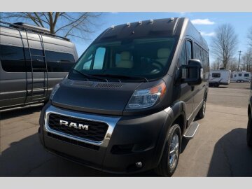 New 2025 JAYCO Swift