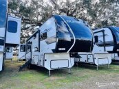 New 2025 KZ Durango D326RLT