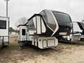 New 2025 Keystone Alpine