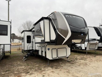 Photo 1 for New 2025 Keystone Alpine