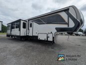 New 2025 Keystone Alpine