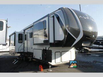 New 2025 Keystone Alpine
