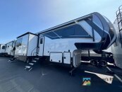 New 2025 Keystone Avalanche