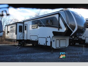 New 2025 Keystone Avalanche
