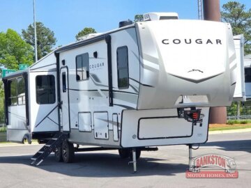 New 2025 Keystone Cougar