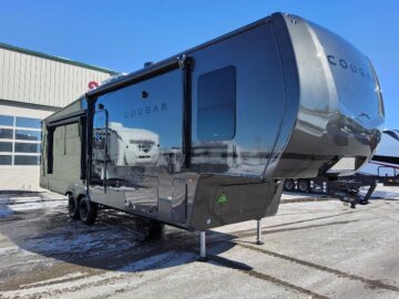 New 2025 Keystone Cougar