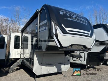 New 2025 Keystone Fuzion