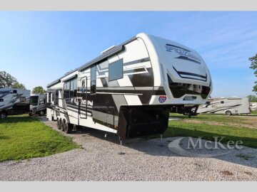 New 2025 Keystone Fuzion