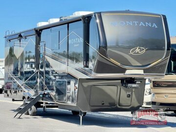 New 2025 Keystone Montana