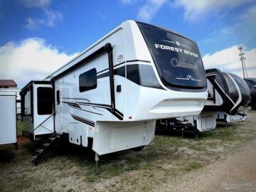New 2025 Palomino Columbus