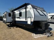 New 2025 Palomino Puma 31RLQS