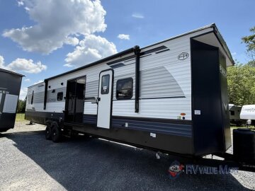 New 2025 Palomino Puma
