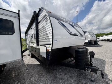 New 2025 Palomino Puma