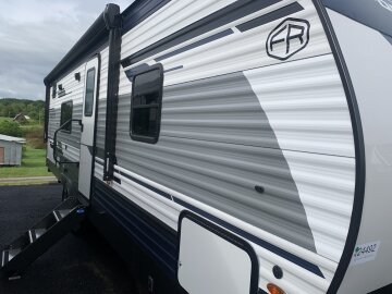 New 2025 Palomino Puma