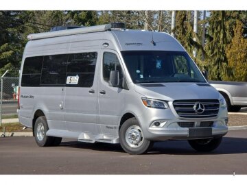 New 2025 Pleasure-way Plateau TS