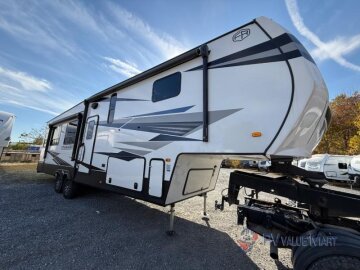 New 2025 Prime Time Manufacturing Crusader 335RLP