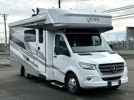 Photo 1 for New 2025 Renegade Vienna